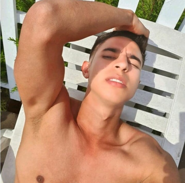 MATEO, LATINO JOVEN DE LUJO. VERSÁTIL Y SEXY