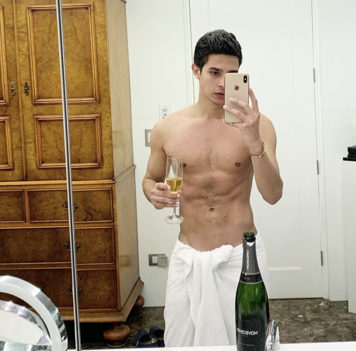 CHICO MAJO SÚPER SEXY Y CALIENTE, soy tu chico