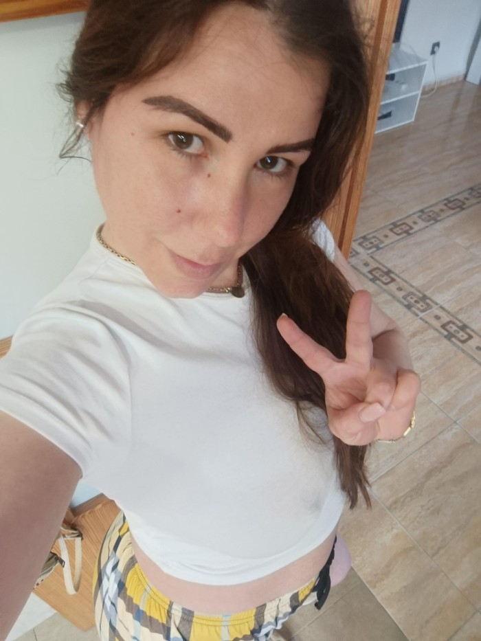 Laura valenciana VENDO videos caseros y también sexting