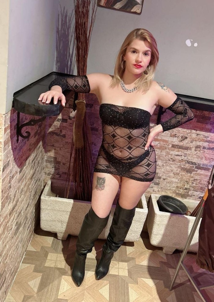 DIVERTIDA Y MORBOSA /SALIDAS