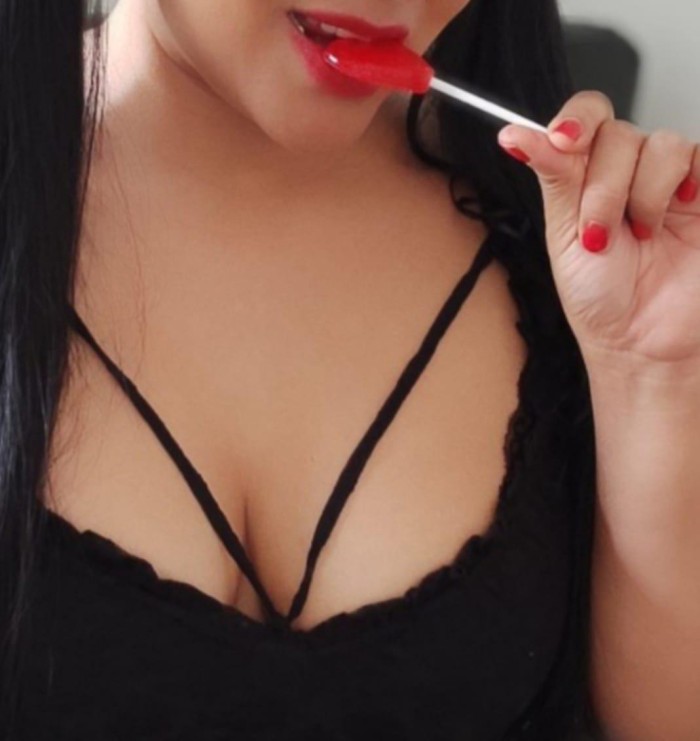 La diosa de las mamadas  y la reina de la fiesta