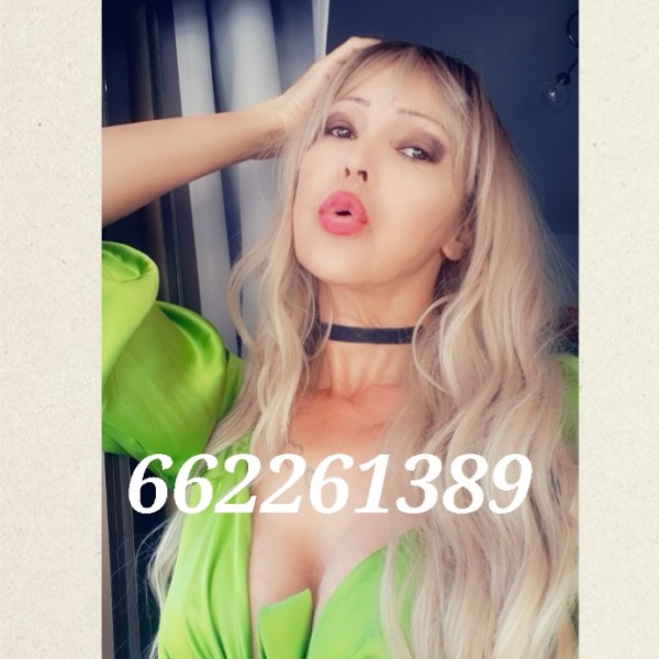 Alejandra evans la rubia espectacular de benidorm