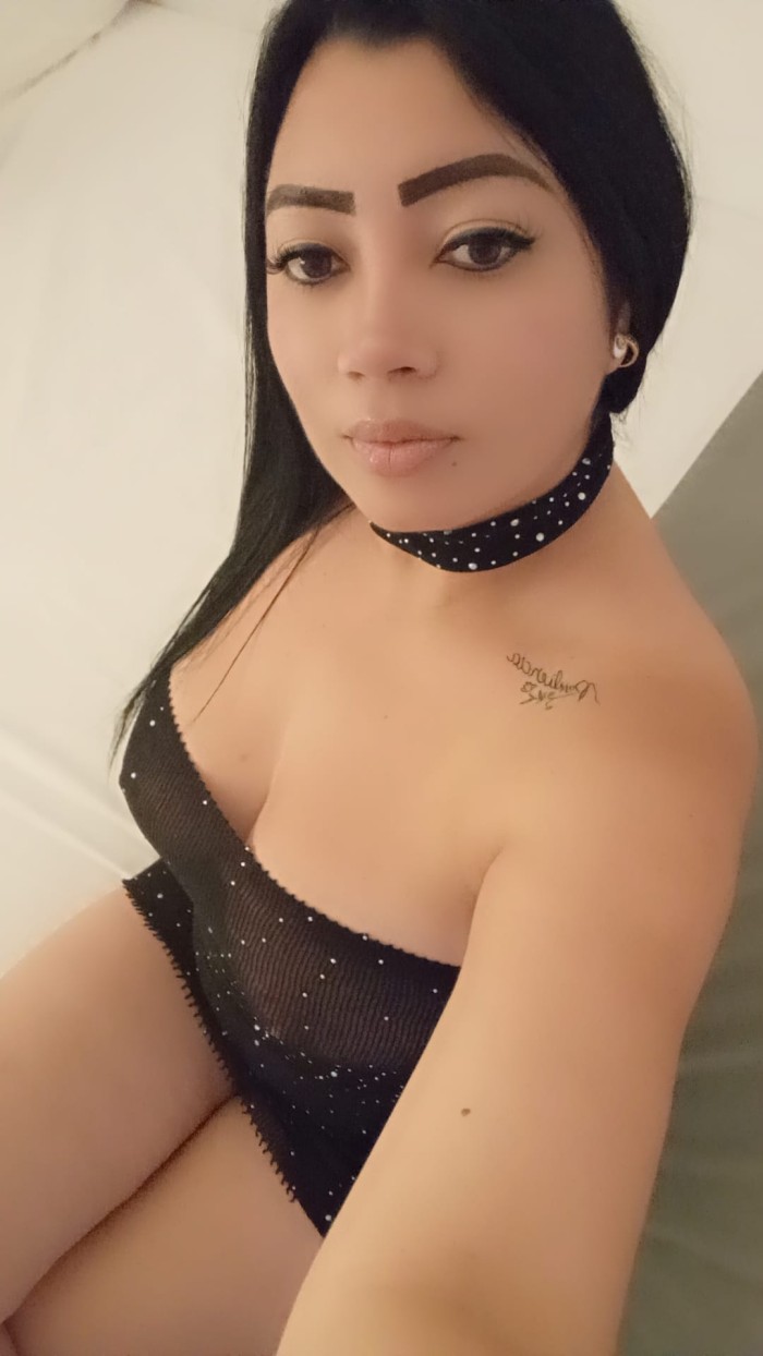 COQUETA COMPLETA MUY DISCRETA …SALIDAS