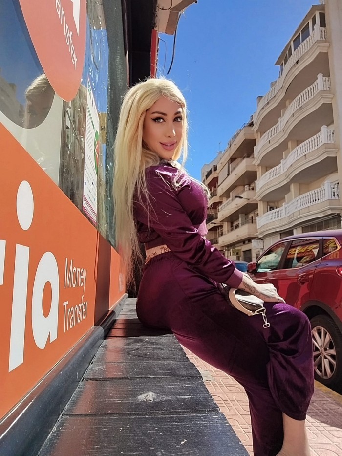 LINDA TRANS PASIVA QUIERE JUGAR CON TU POLLA