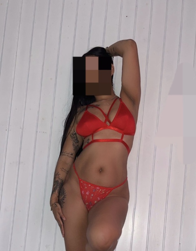 Morena latina muy traviesa  llamame