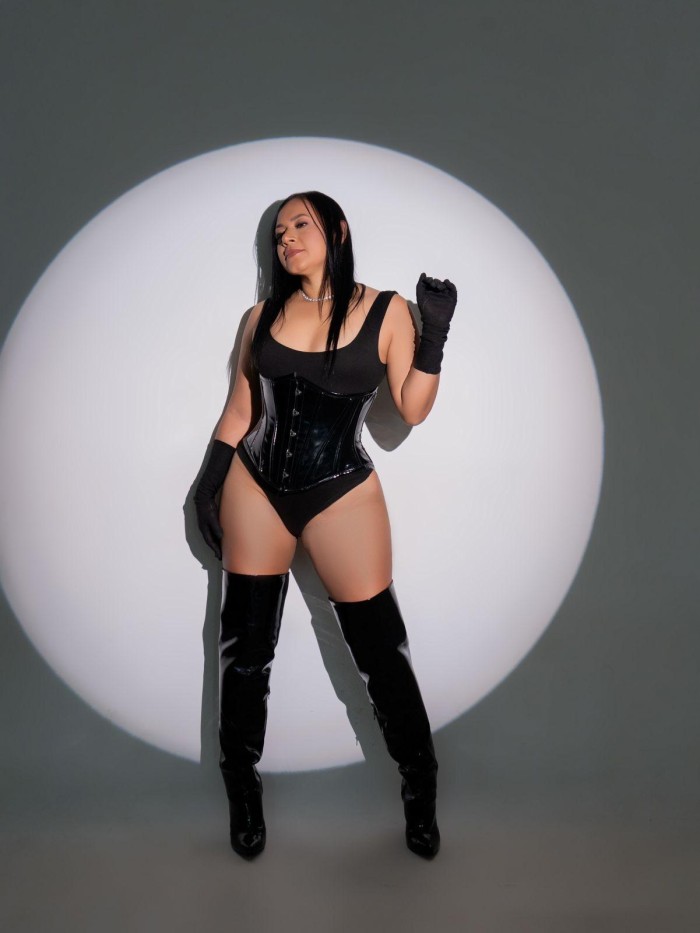 Hermosa latina con ganas de comerme el mundo