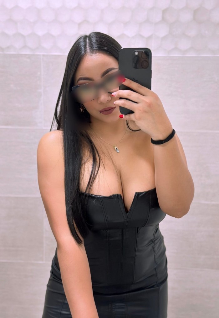 LUNA , UNA COLOMBIANA EXOTICA Y DELICADA