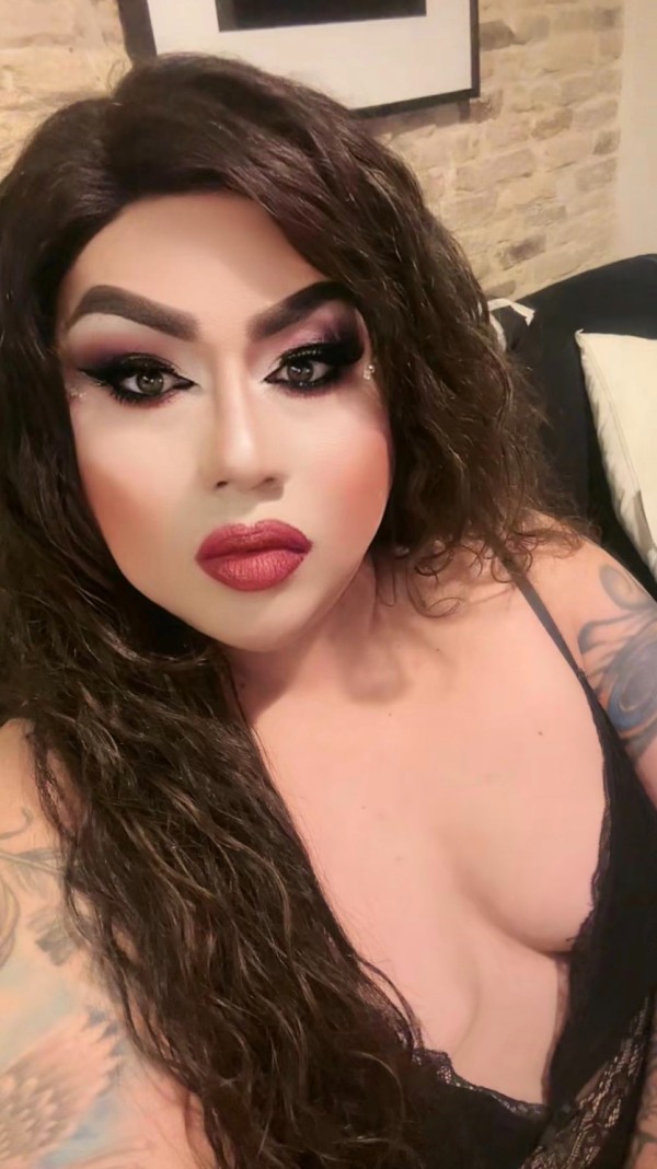 PERRA FIESTERA Y DOMINANTE ACTIVA MUY CAÑERA Y CARGADA DE MUCHA LECHE