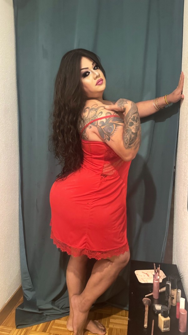 PERRA FIESTERA Y DOMINANTE ACTIVA MUY CAÑERA Y CARGADA DE MUCHA LECHE