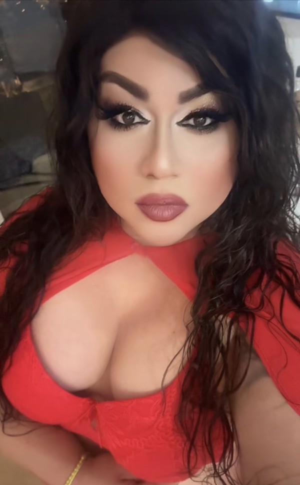 PERRA FIESTERA Y DOMINANTE ACTIVA MUY CAÑERA Y CARGADA DE MUCHA LECHE