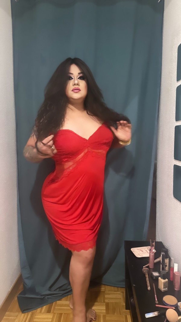 PERRA FIESTERA Y DOMINANTE ACTIVA MUY CAÑERA Y CARGADA DE MUCHA LECHE