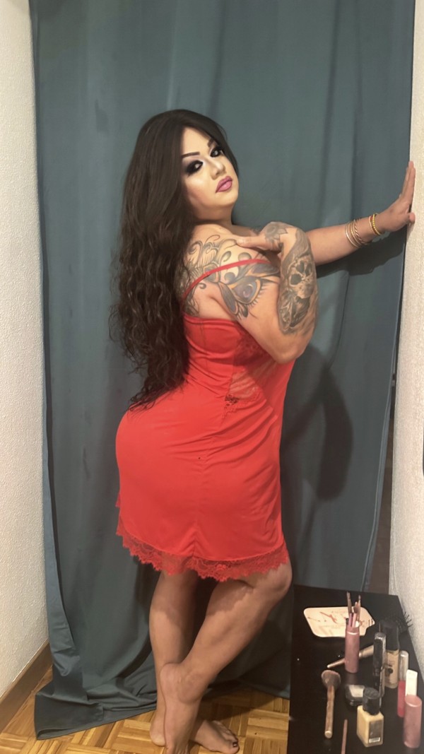 PERRA FIESTERA Y DOMINANTE ACTIVA MUY CAÑERA Y CARGADA DE MUCHA LECHE