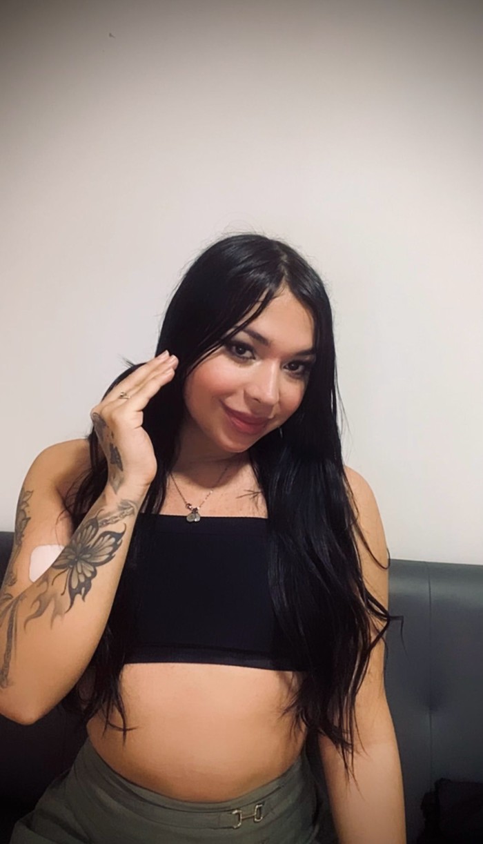 UNA TRANS CALIENTE CON GANAS DE LECHITA.. SALIDAS