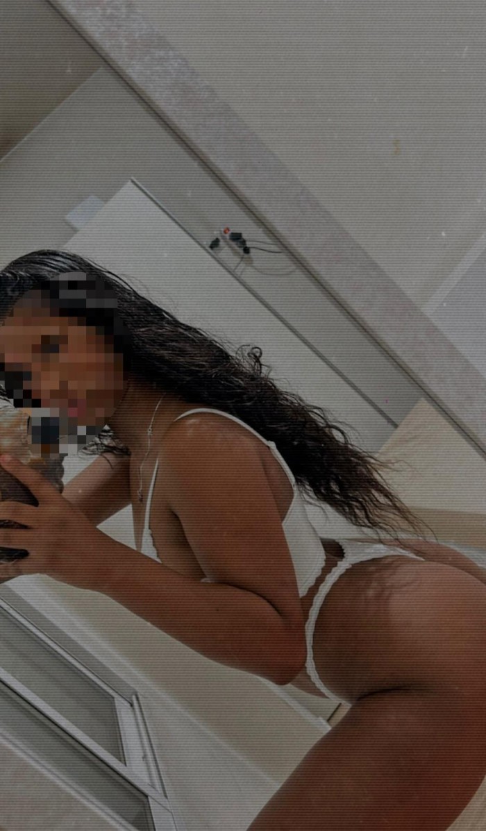 VEN Y COMEME MI COÑITO BIEN SALIVADITO