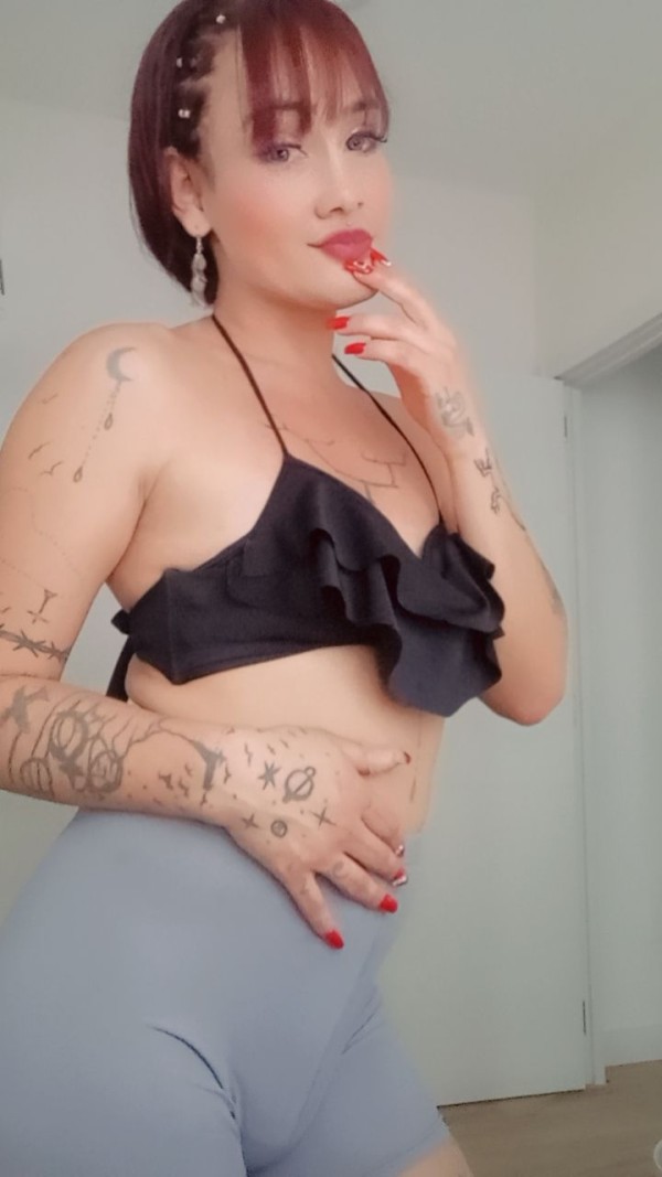 TRAVESTI GUARRISIMA CON GANAS DE QUE ME TALADREN