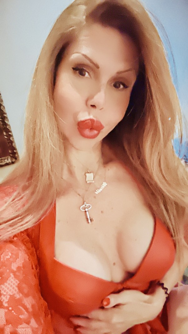 CIBELLE LA RUBIA DIOSA DEL SEXO FULL VERSÁTIL EN SAN MAMÉS FESTEIRA