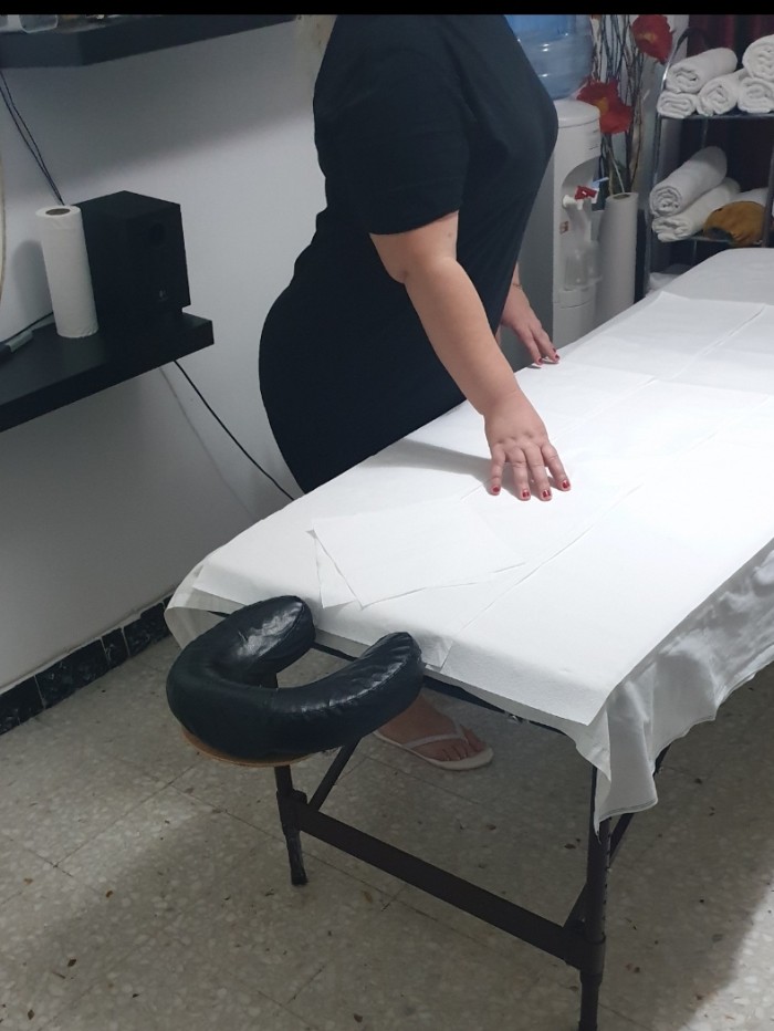 MASAJES DESCONTRACTURANTES Y RELAJANTES