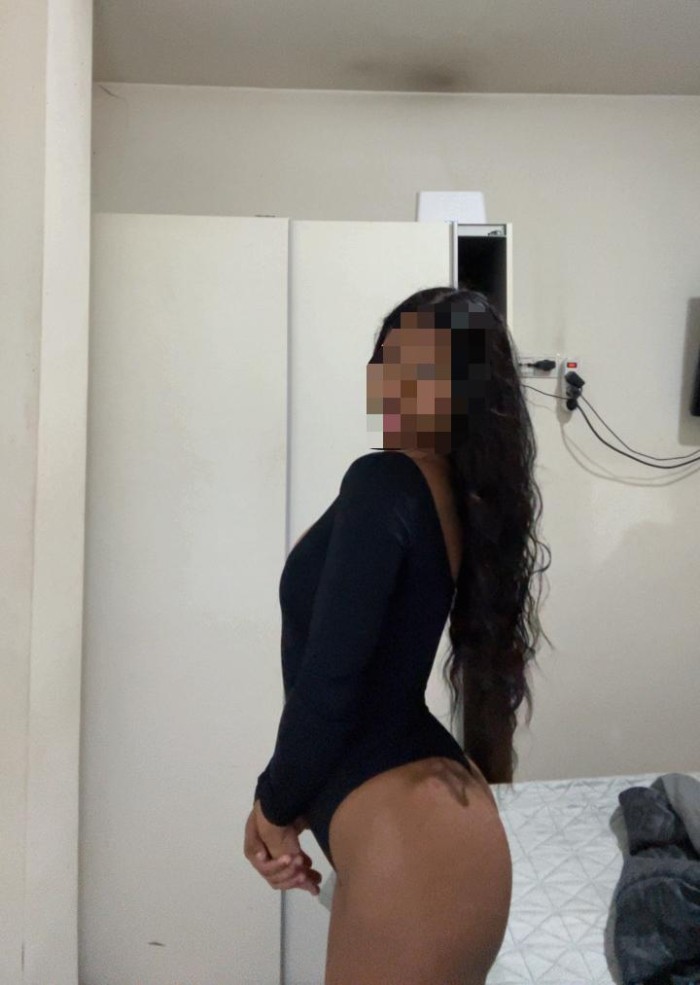 PONME EN CUATRO ROMPE MI COÑO CON TU RICA POLLA