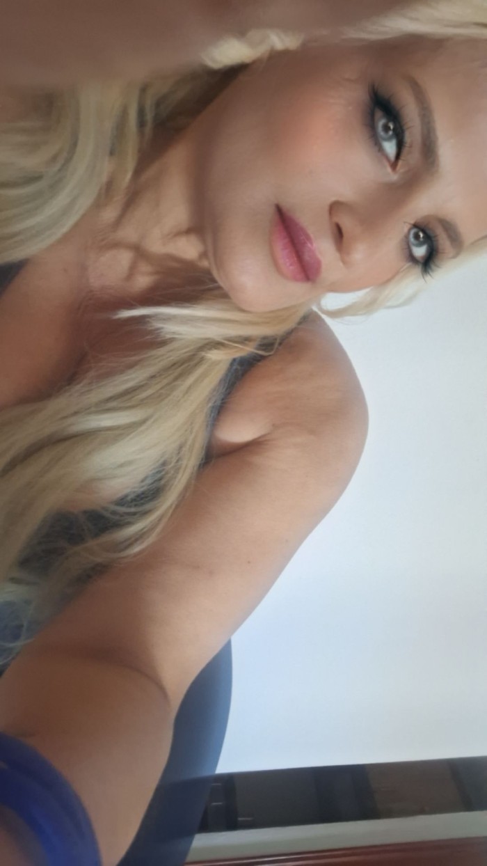 Tu canaria favorita tu capricho merecido Puerto