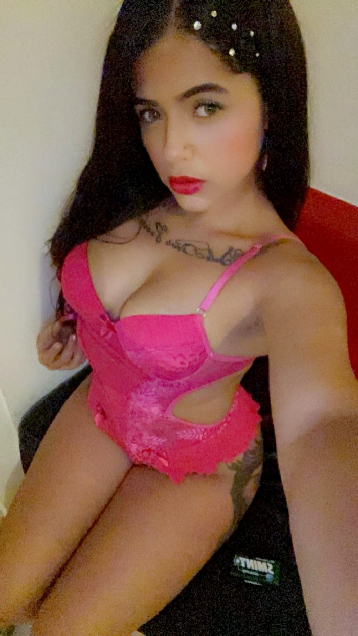 UNA CHICA MALA Y VICIOSA, VEN A CASTIGARME..