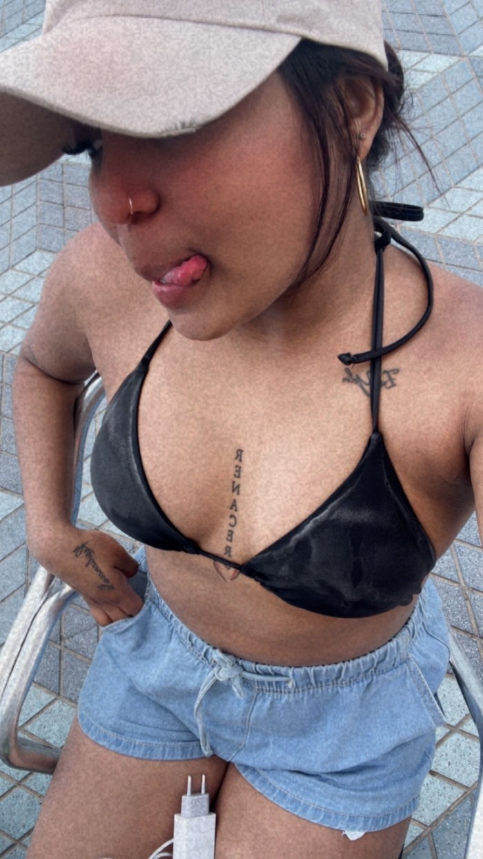 MORENA COLOMBIANA EN YECLA BOMBOM