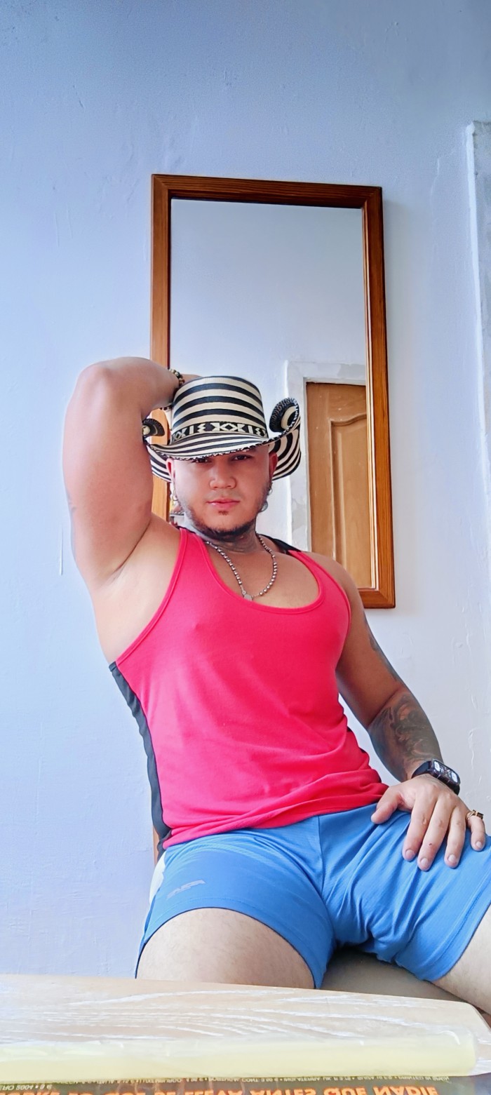 CONTENIDO, Y SERVICIOS SEXUALES, CHICO VENEZOLANO.