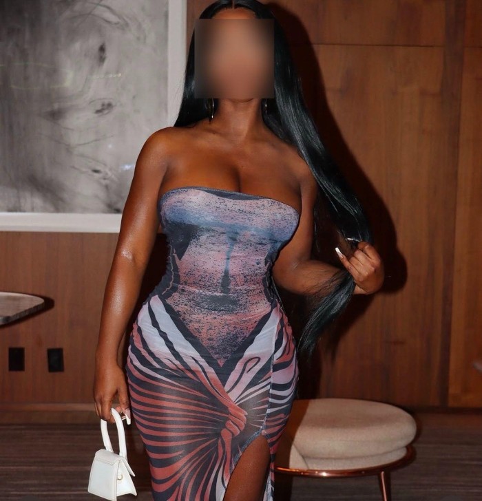 NAHOM CUBANA CALIENTE
