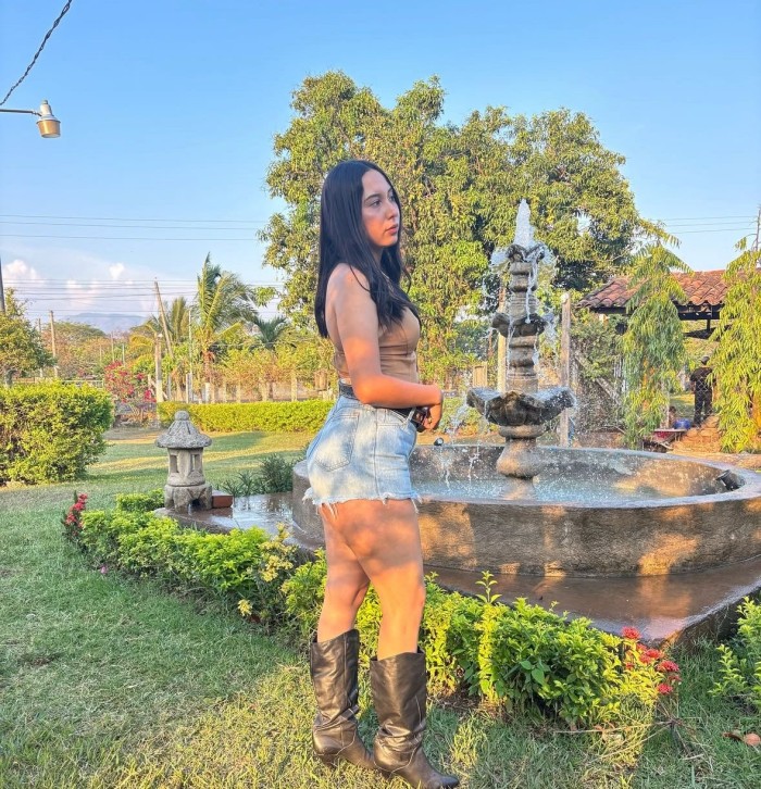 Canaria impresionante y muy dulce en San Mames