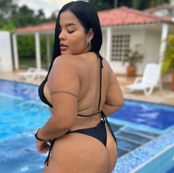 NATASHA NOVEDAD CHICA MUY CACHONDA