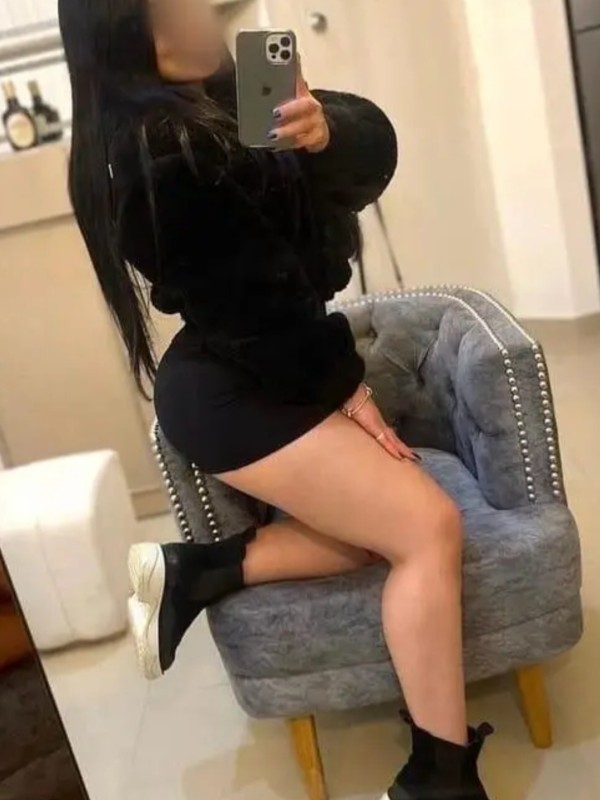 Mulata cubana fiestera cañera besucona cariñosa