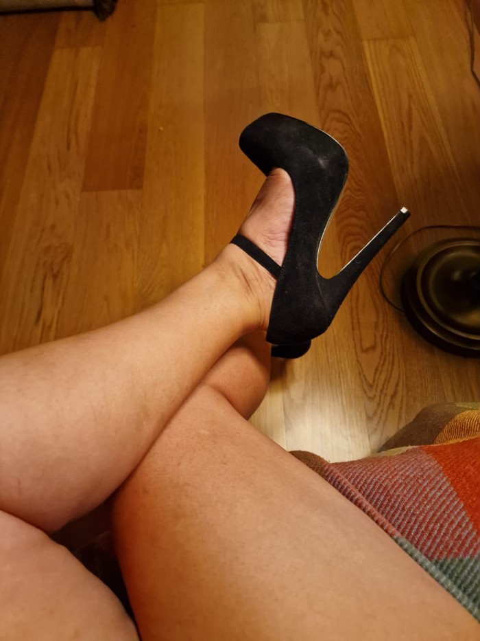 Madurita muy sexy con ganas de complacerte