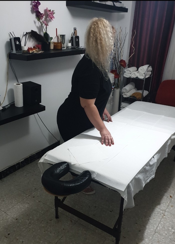 MASAJES DESCONTRACTURANTE Y RELAJANTE PROFESIONAL