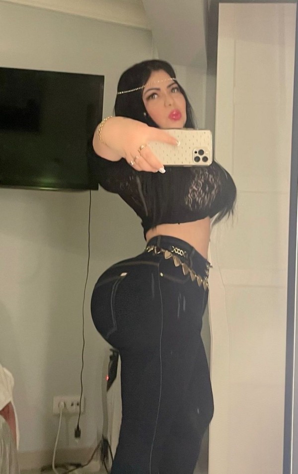 TU  bebesita explosiva  Tierna experimentada seductora guapísima bombón