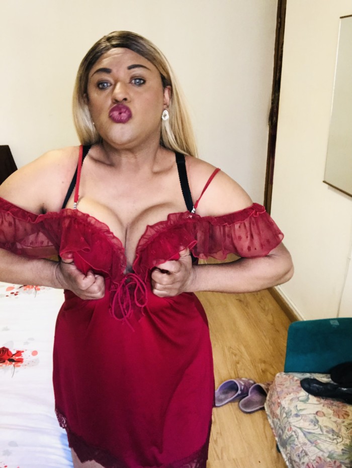 Trans tatyana brasileña no operada para principian