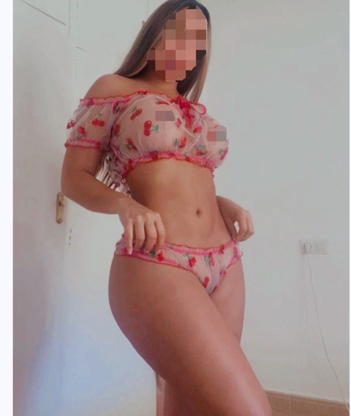 RUBIA EXÓTICA COMPLACIENTE Y MUCHO MÁS
