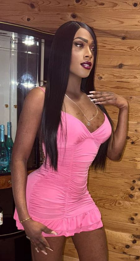 TRANS CON MUCHAS GANAS DE QUE ME COMAN EL CULITO