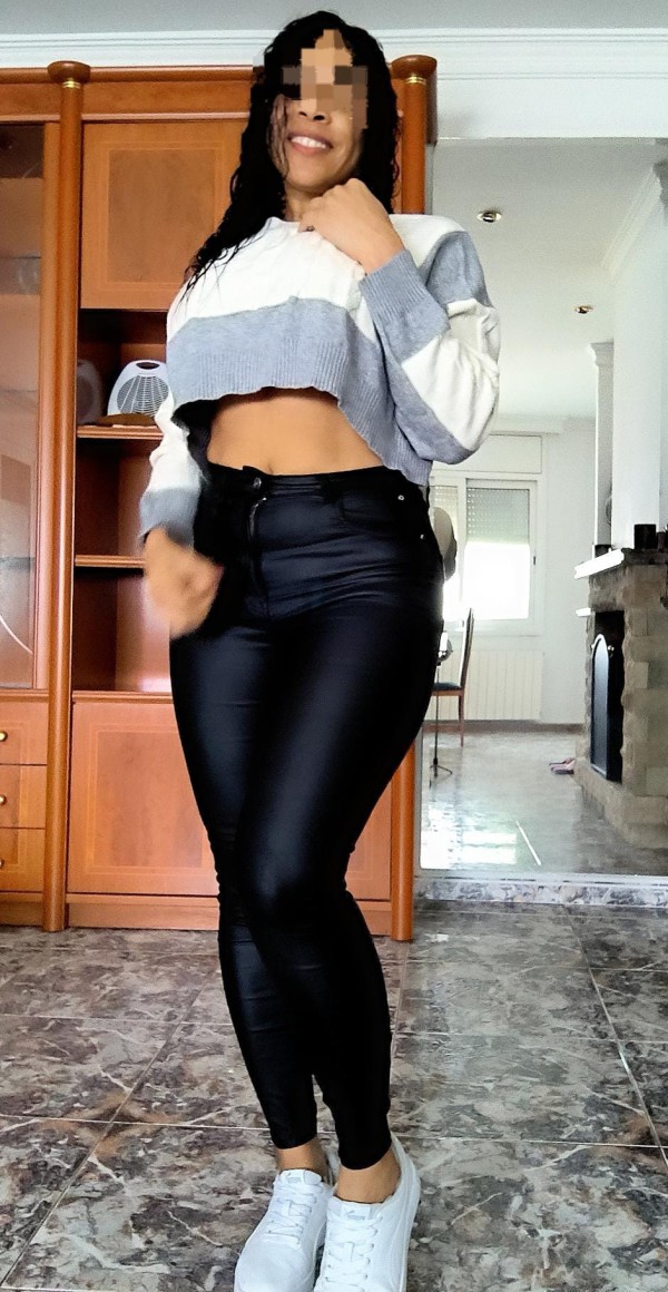 Estoy en Lloret, muy cariñosa