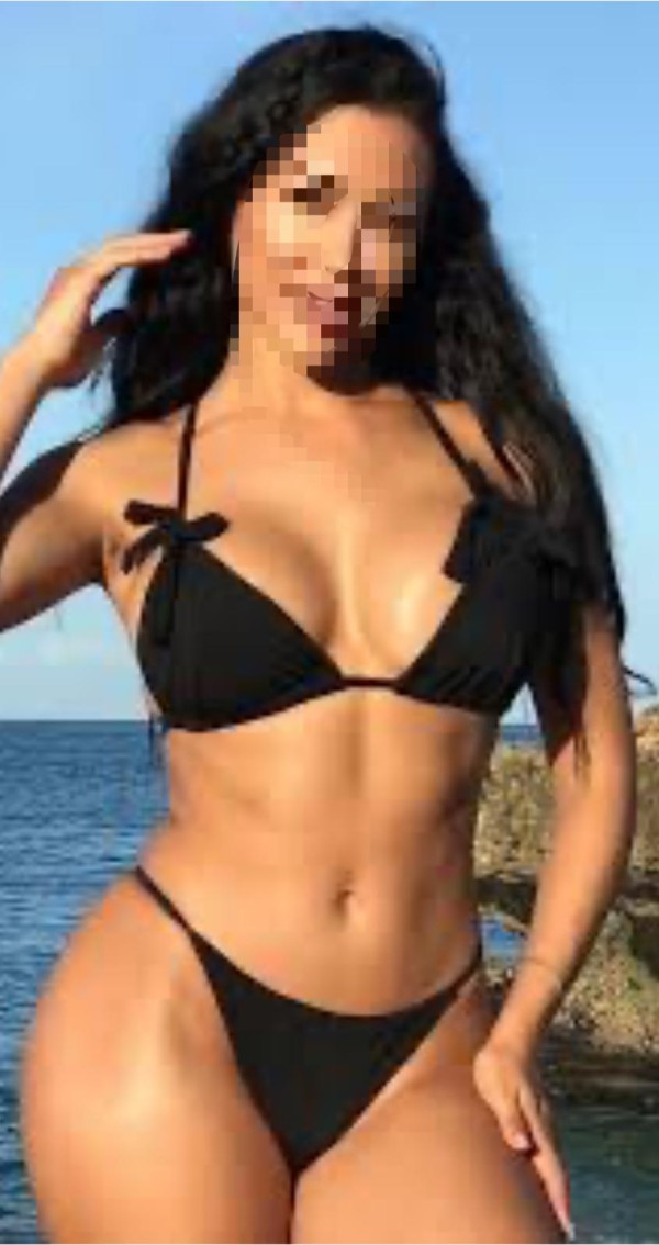 Sara complaciente muy cariñosa