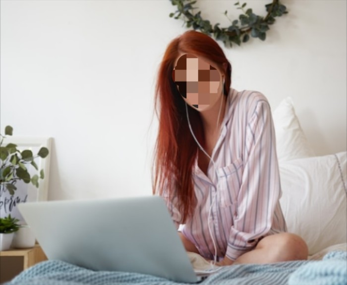 Masajista pelirroja implicada muy dulce