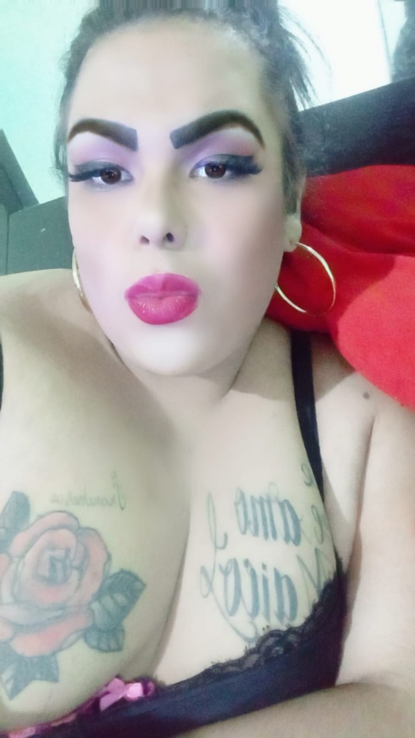 TS karolina 22 años rellenita versatil lecherita
