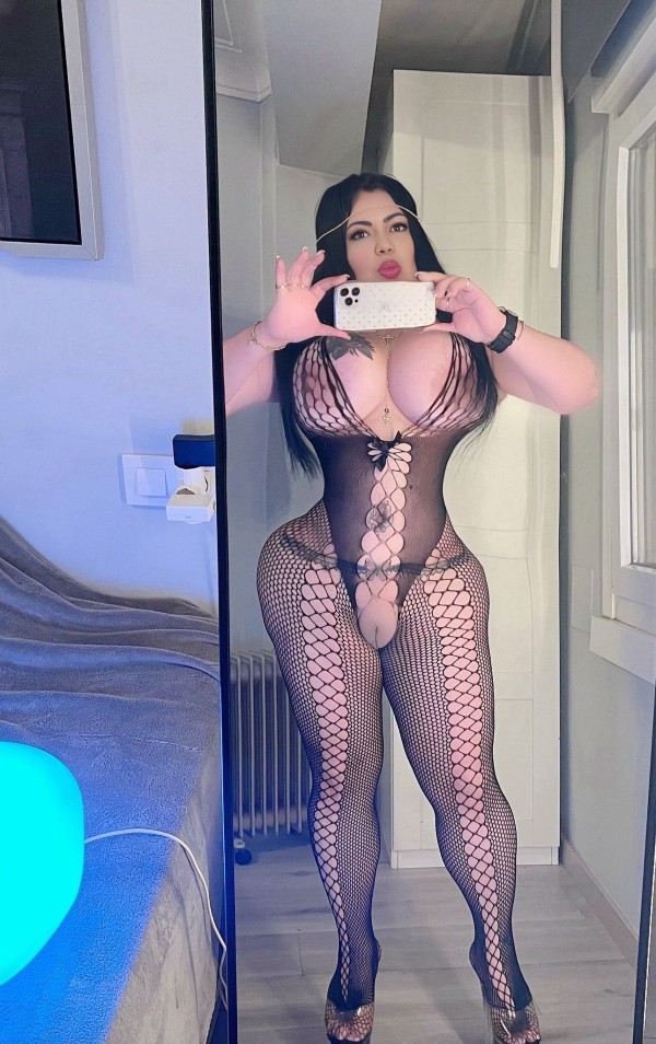 TU bebesita explosiva Tierna experimentada seductora guapísima bombón