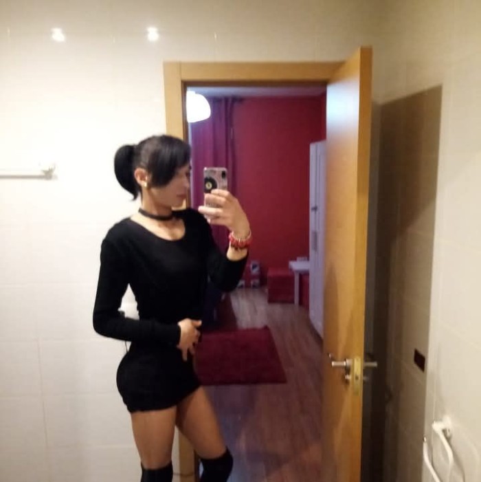 TRANS CON MUCHAS GANAS DE FOLLARTE EL CULO