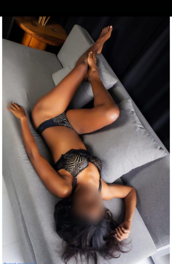 MAYE SEXI Y ATRACTIVA