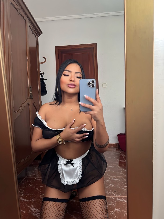 DELICIOSA Y BIEN GUARRA SALIDAS 24 HORAS