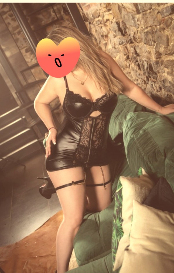 Chica cachonda y fiestera