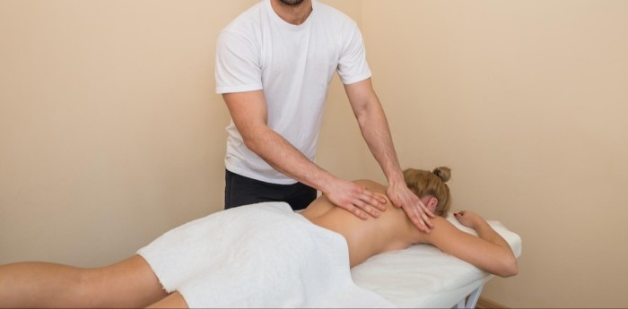 Masajista Profesional, Sólo atiendo a Chicas