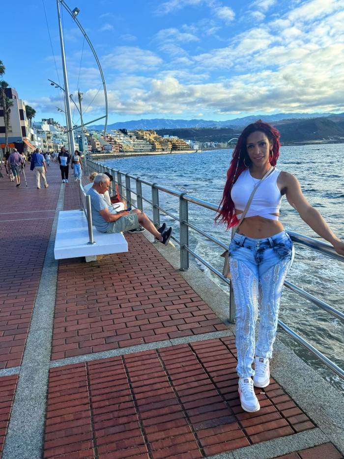 VEN A DISFRUTAR DE MI COMPAÑIA, KARINA CHICA TRANS