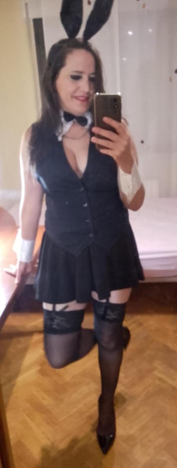SERÉ TU CAPRICHO, TU PUTA VICIOSA, FIESTERA, GUARRA,…