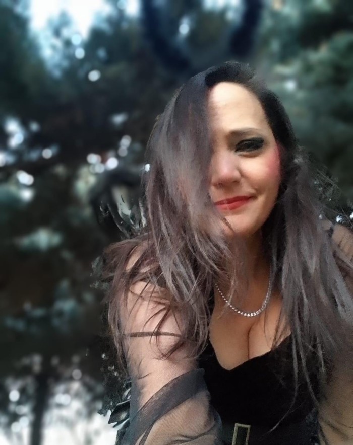 SERÉ TU CAPRICHO, TU PUTA VICIOSA,  FIESTERA, GUARRA,…