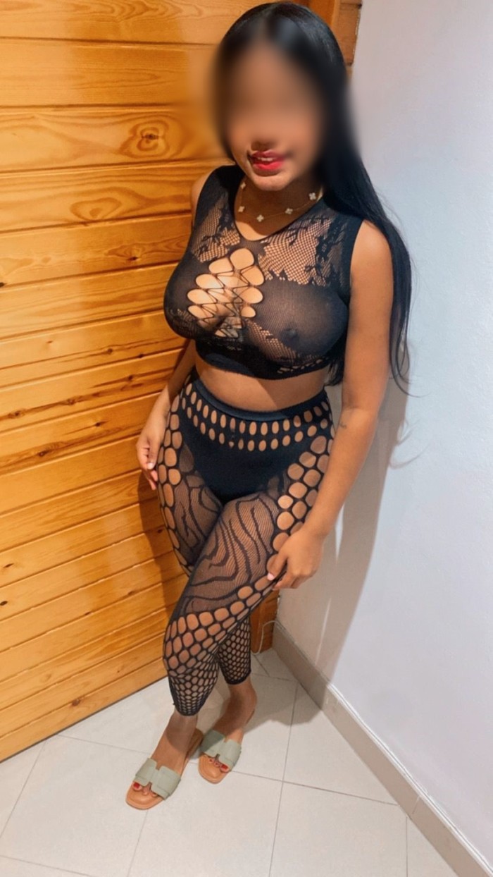 LATINA Y MORBOSA Y LLENA DE ENERGIA